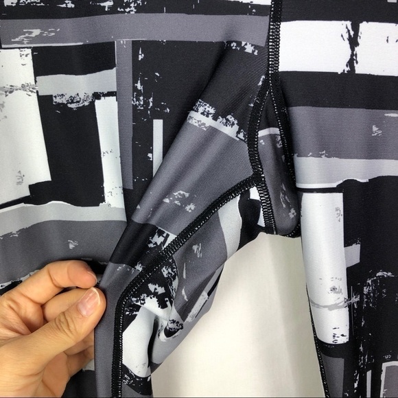 Pure Barre black white brush stroke Leggings - Picture 6 of 7